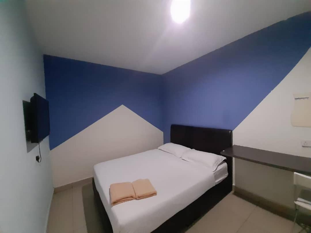 Hotel Zamburger Kota Damansara Bagian luar foto