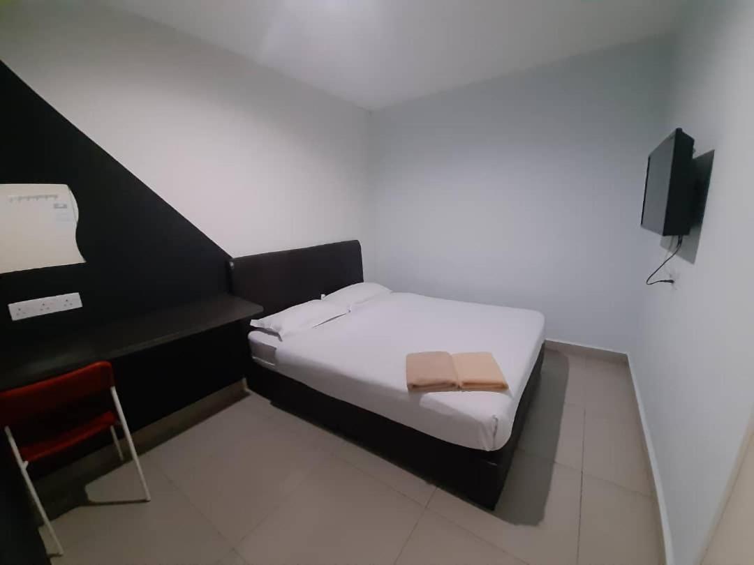 Hotel Zamburger Kota Damansara Bagian luar foto