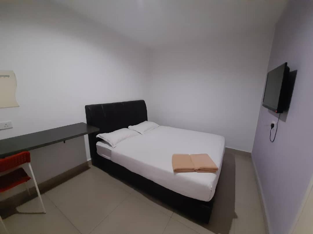 Hotel Zamburger Kota Damansara Bagian luar foto