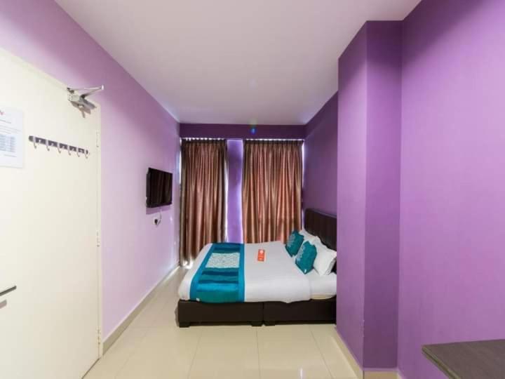 Hotel Zamburger Kota Damansara Bagian luar foto